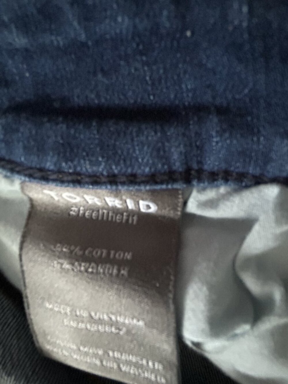 Torrid Feel the Fit Women's Denim Shorts Size 12 Blue Casual Summer - Picture 4 of 5